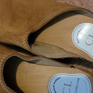 NWT Genuine Swediah Suede Clogs